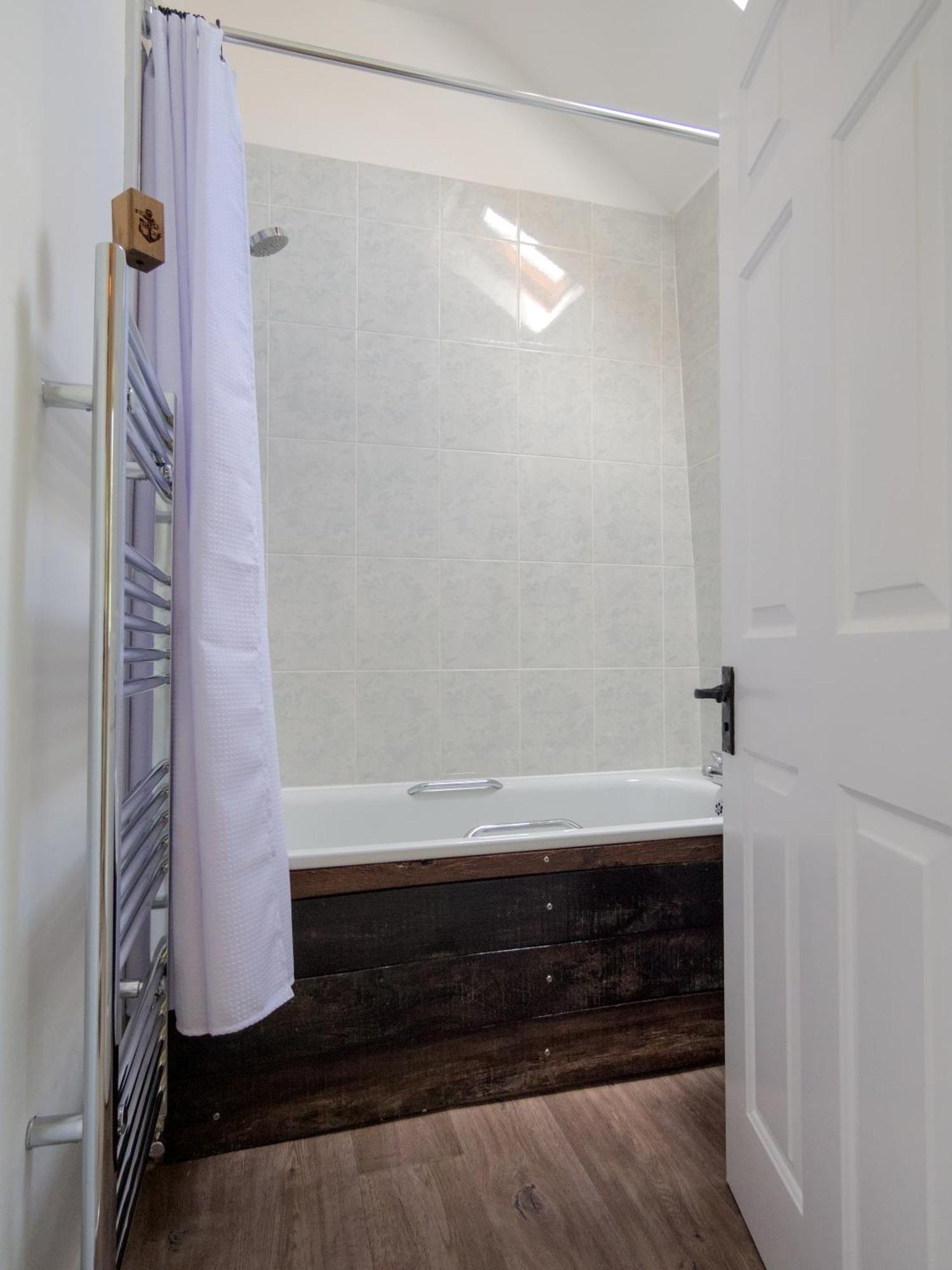 The Lilley Pad In Ludlow Cosy, Central, Perfect For Couples, Netflix & Parking Permit Exterior foto